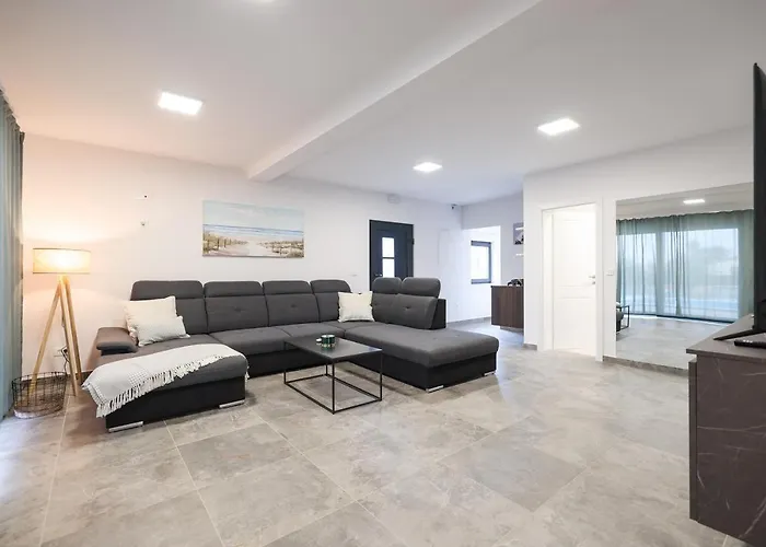 Luxury Marko Vir