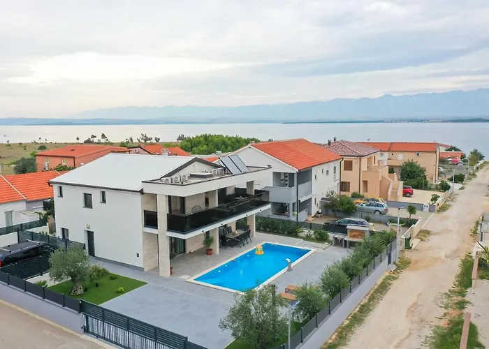 ヴィラ Luxury Marko