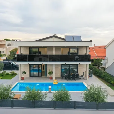 Luxury Marko * فير