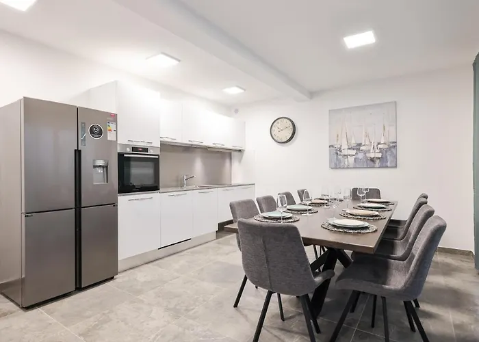 Luxury Marko * فير